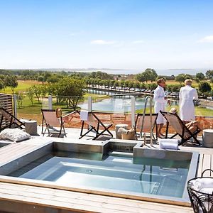 Ringenaes Hotell & Konferens
